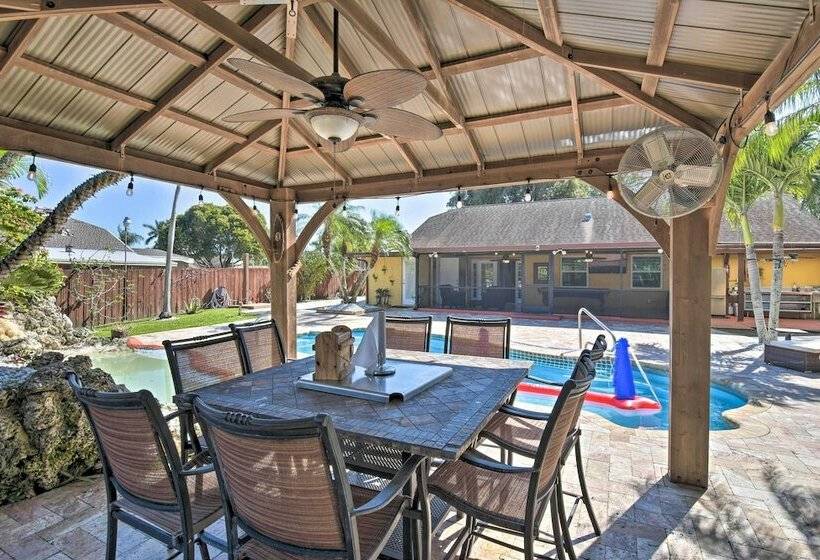 Amenitypacked Sunrise Home W/ Outdoor Pool!