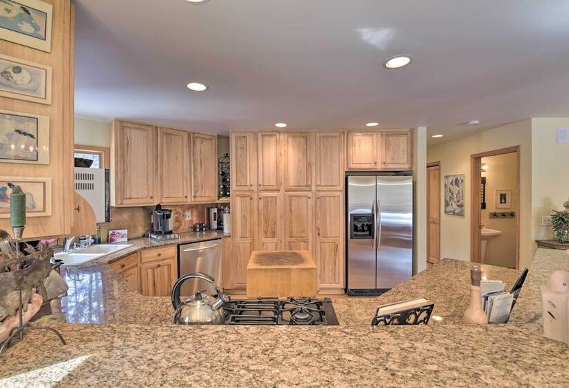 Spacious Angel Fire Cabin < 4 Miles To Resort!