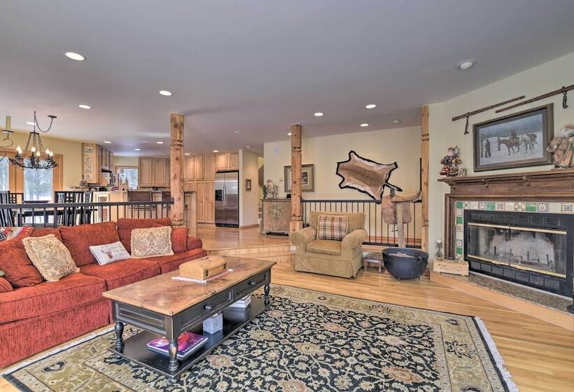 Spacious Angel Fire Cabin < 4 Miles To Resort!