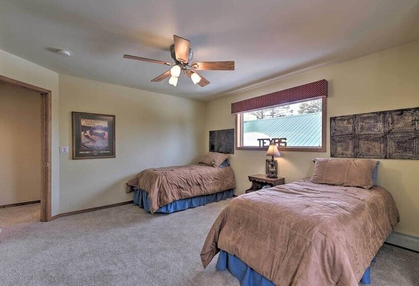 Spacious Angel Fire Cabin < 4 Miles To Resort!