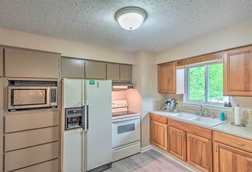 Barren River Lake Home W/ Boat Dock + Grill!