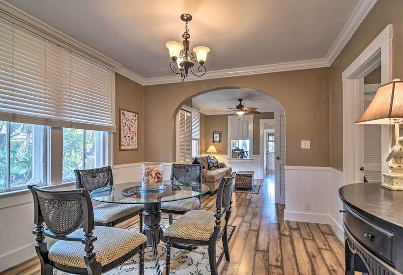 Beachfront Indian Rocks Escape W/ Ocean View Deck!