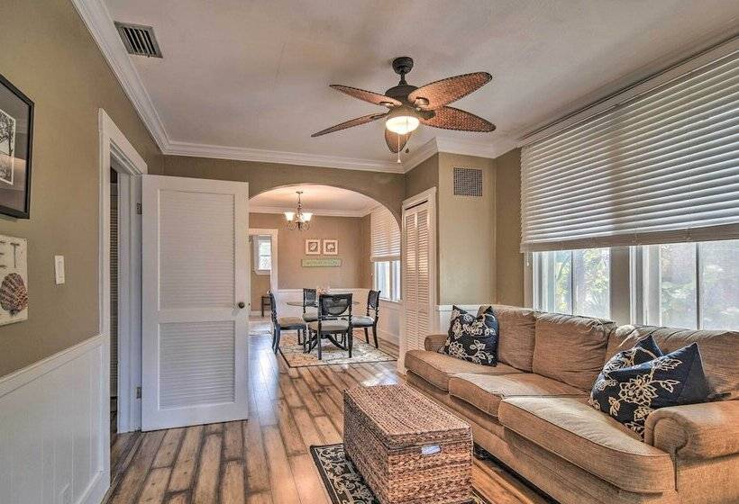 Beachfront Indian Rocks Escape W/ Ocean View Deck!