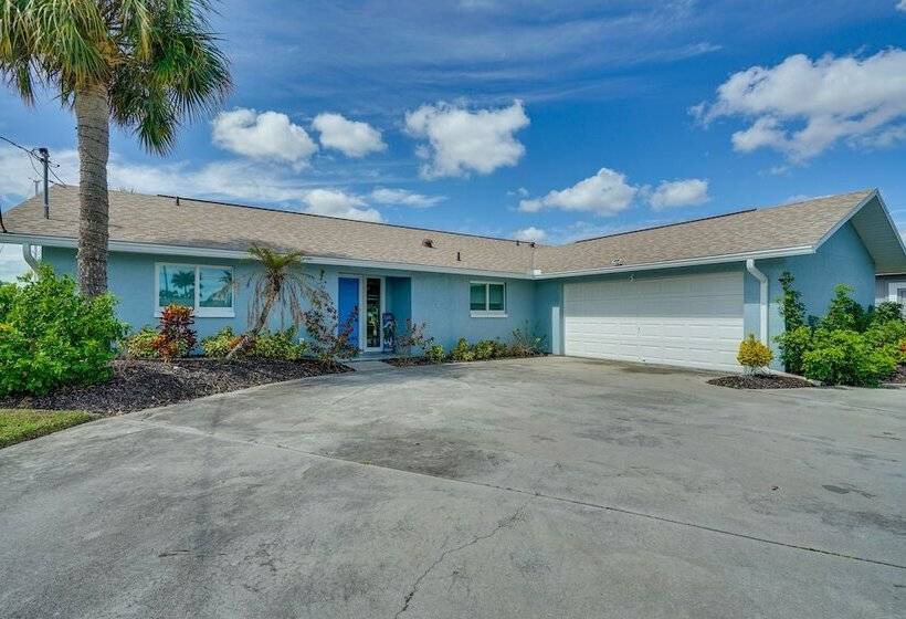 Swim, Fish & Boat: Beachy Home In Cape Coral!