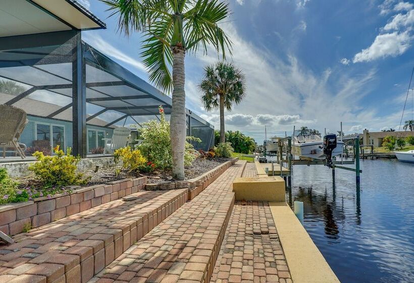 Swim, Fish & Boat: Beachy Home In Cape Coral!