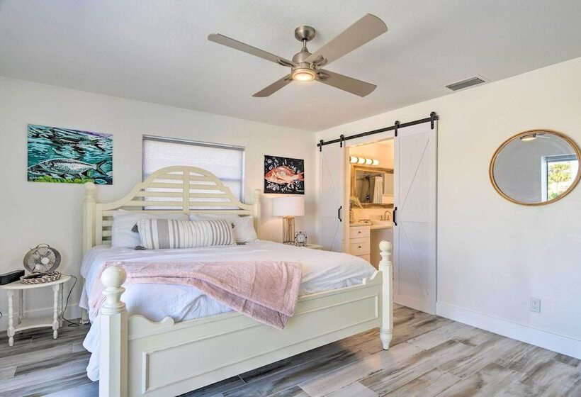 Swim, Fish & Boat: Beachy Home In Cape Coral!