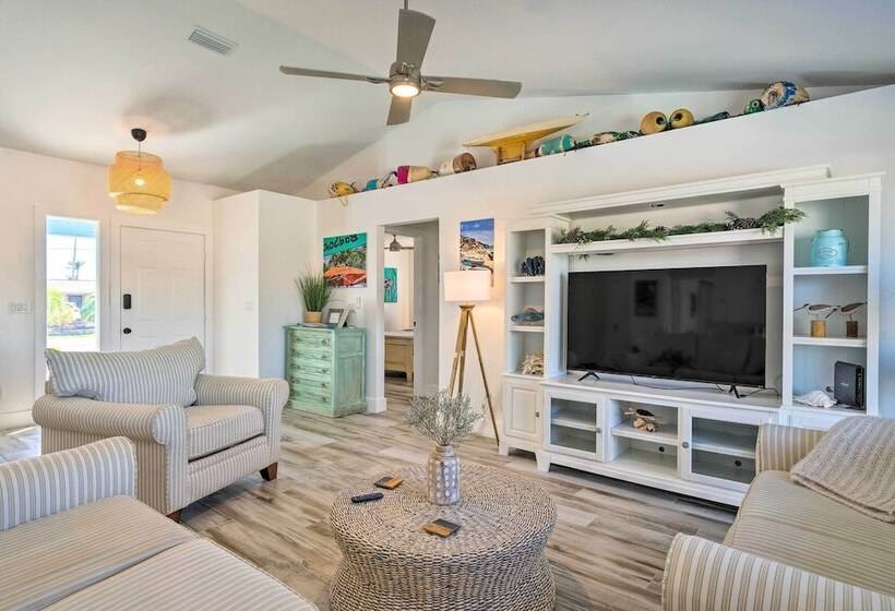 Swim, Fish & Boat: Beachy Home In Cape Coral!