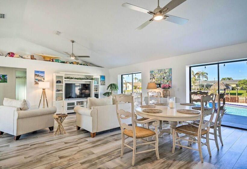 Swim, Fish & Boat: Beachy Home In Cape Coral!