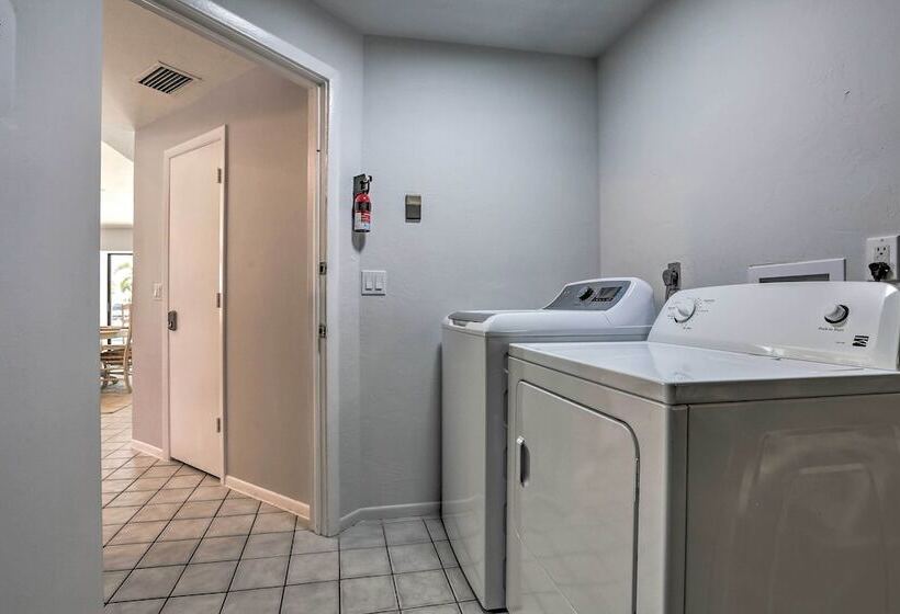 Swim, Fish & Boat: Beachy Home In Cape Coral!