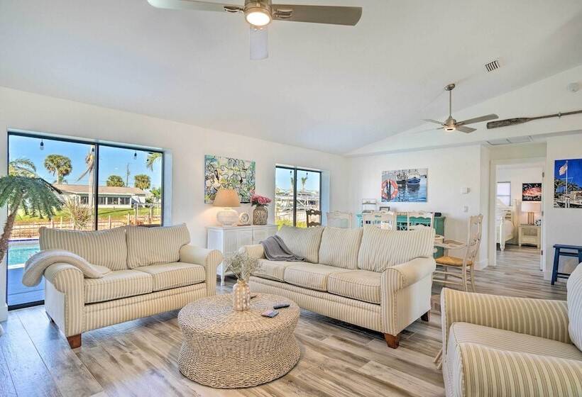 Swim, Fish & Boat: Beachy Home In Cape Coral!