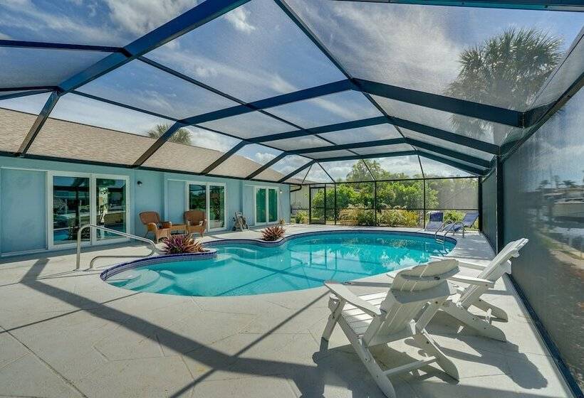 Swim, Fish & Boat: Beachy Home In Cape Coral!