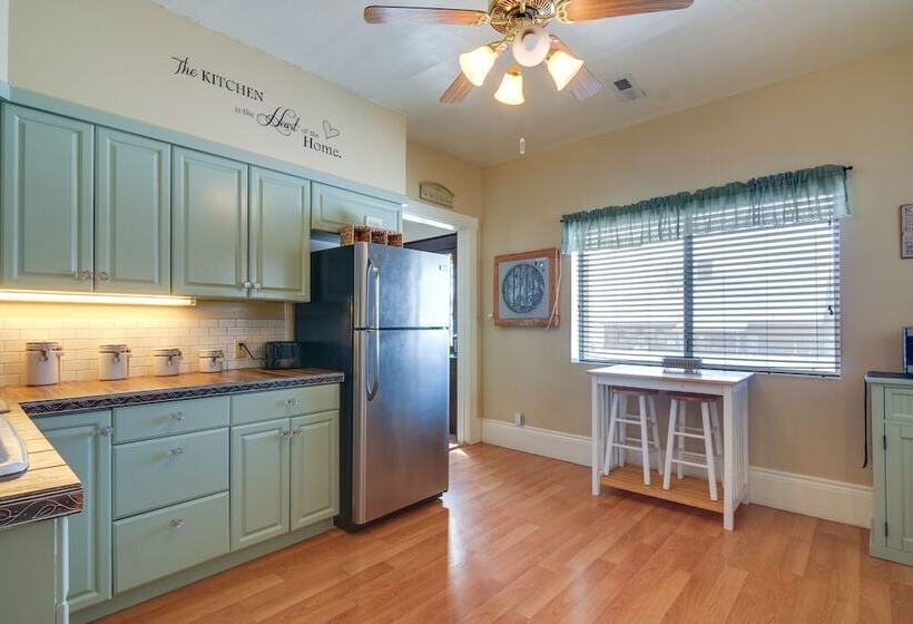 Beautiful Historic Home Near Bryce Canyon!