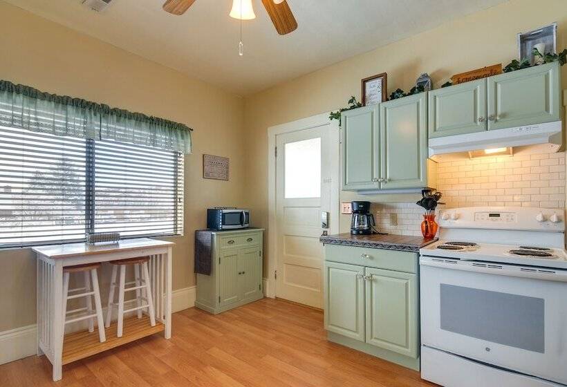 Beautiful Historic Home Near Bryce Canyon!