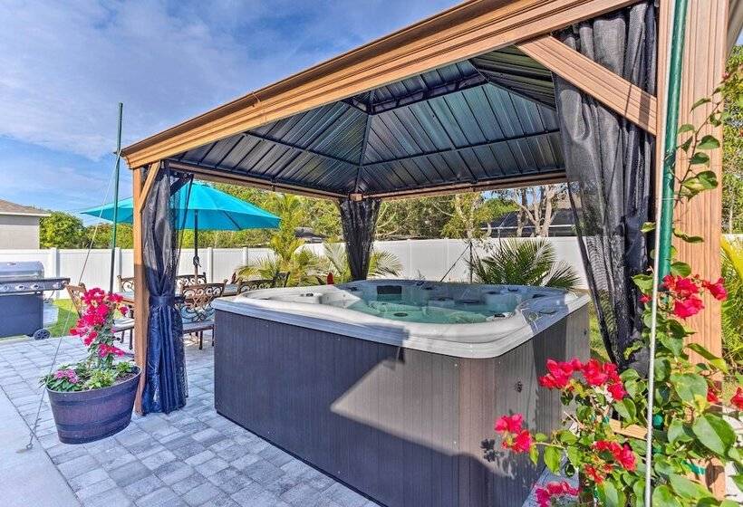 Beautiful Port St Lucie Home W/ Hot Tub!