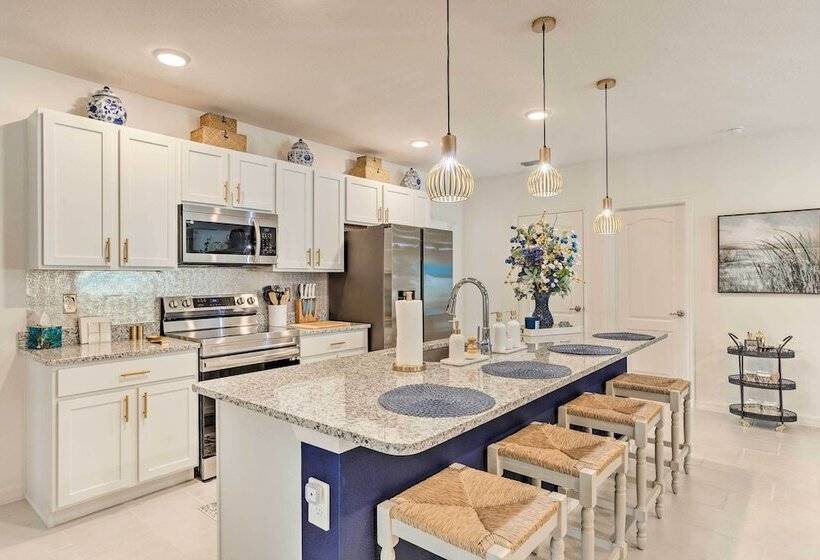 Beautiful Port St Lucie Home W/ Hot Tub!