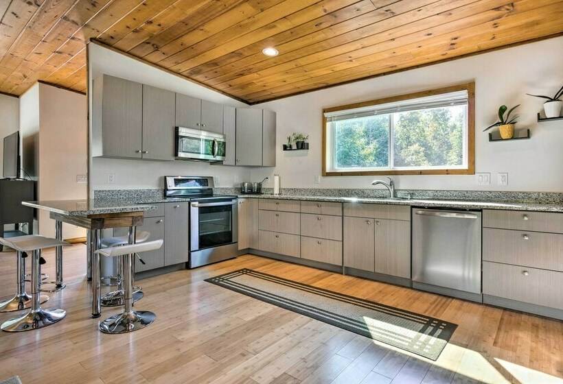 Beautiful Rutherfordton Retreat W/ Fire Pit!