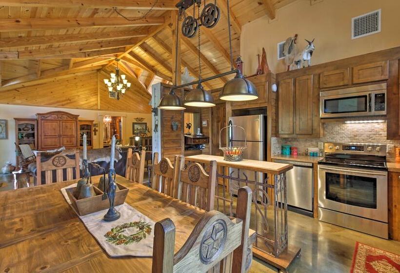 Beaver Creek Lodge    Huntington Home W/ Pond!