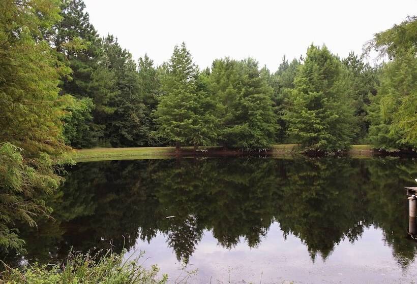 Beaver Creek Lodge    Huntington Home W/ Pond!