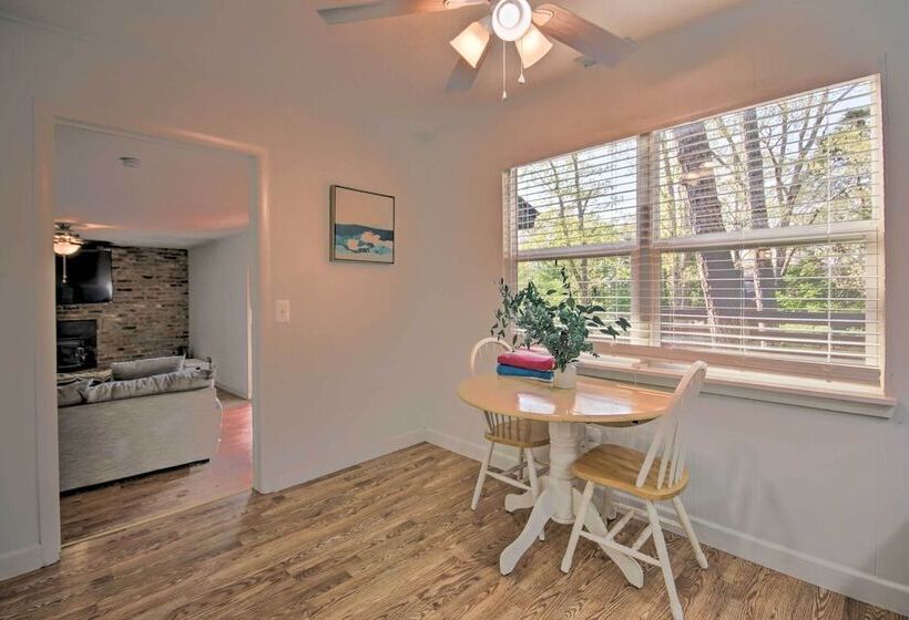 Beaver Lake Home ~ 8 Mi To Downtown Rogers!