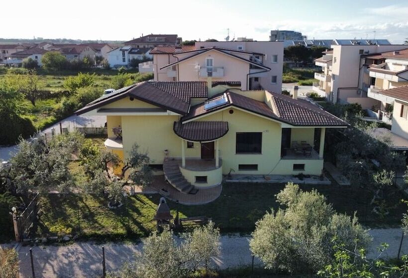 مبيت وإفطار Villa Ma Ya