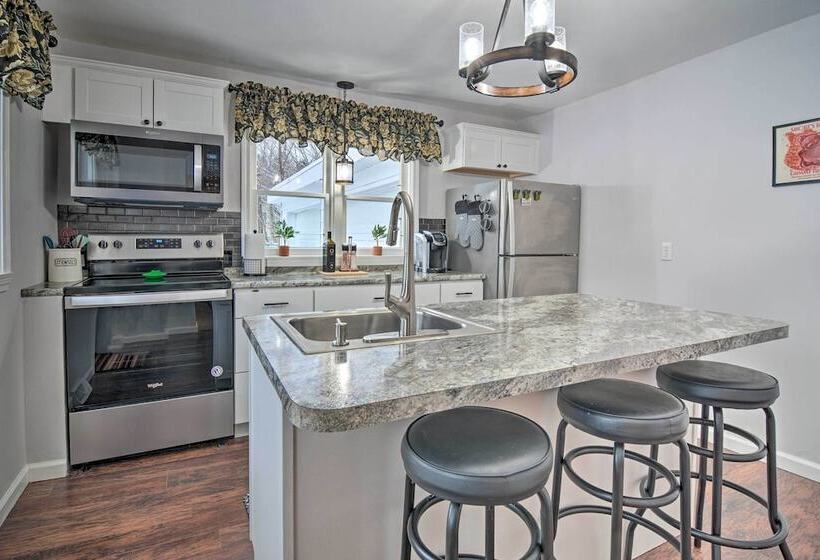 Bellaire Home W/ Yard ~ 4 Miles To Torch Lake