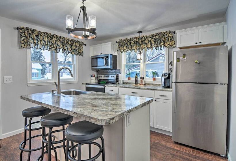 Bellaire Home W/ Yard ~ 4 Miles To Torch Lake