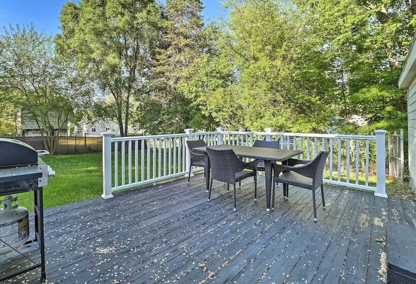 Bellaire Home W/ Yard ~ 4 Miles To Torch Lake