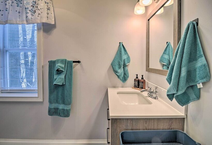 Bellaire Home W/ Yard ~ 4 Miles To Torch Lake