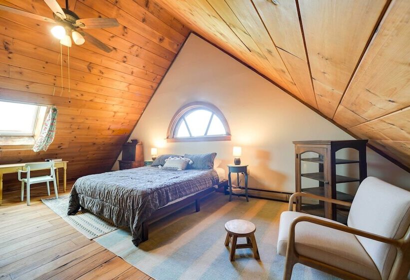 Breathtaking Mtn Views: Stylish Rustic Retreat!