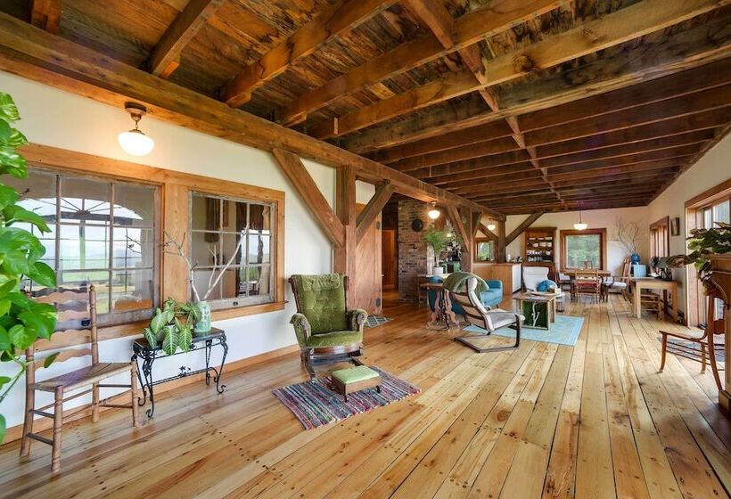 Breathtaking Mtn Views: Stylish Rustic Retreat!