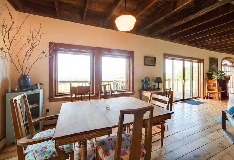 Breathtaking Mtn Views: Stylish Rustic Retreat!