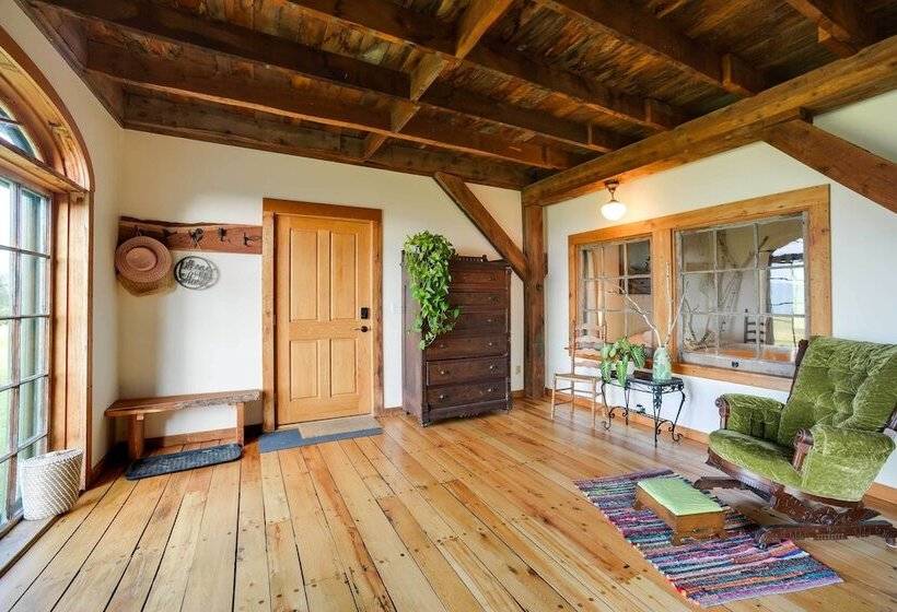 Breathtaking Mtn Views: Stylish Rustic Retreat!