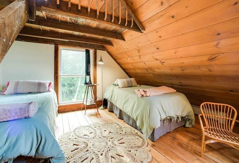 Breathtaking Mtn Views: Stylish Rustic Retreat!