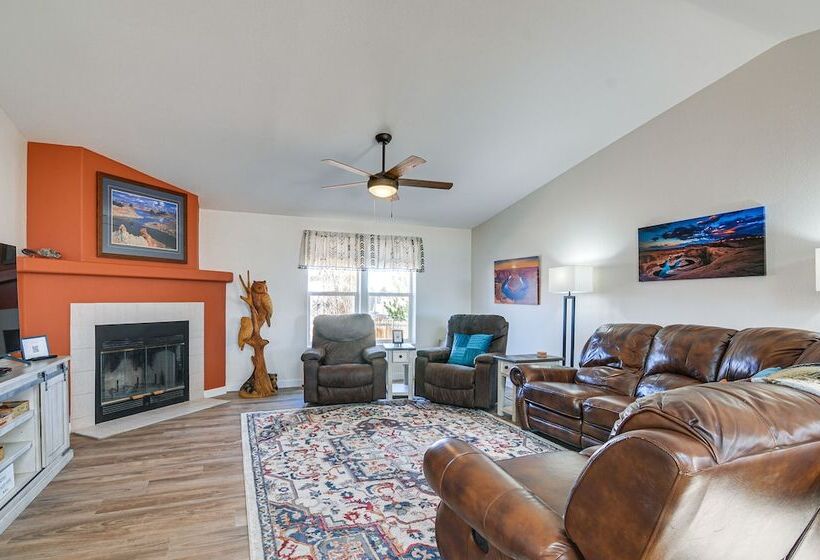 Big Water Home W/ Deck ~ 13 Mi To Lake Powell!