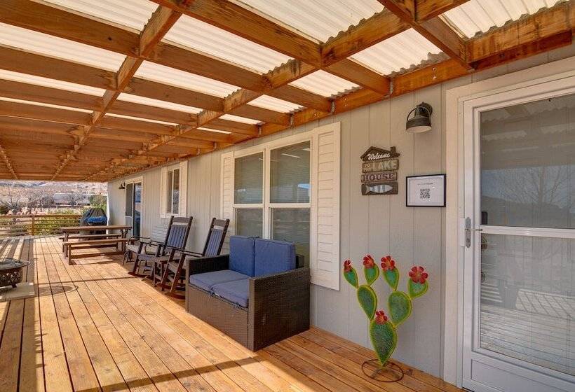 Big Water Home W/ Deck ~ 13 Mi To Lake Powell!