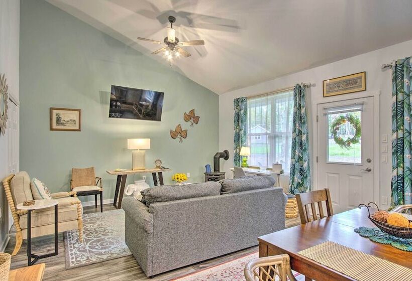 Blue Heron Brodheadsville Cottage: Hike & Ski!