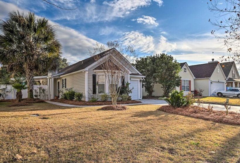 Bluffton Getaway W/ Fenced Yard: 7 Mi To Beach!