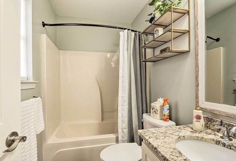 Bluffton Getaway W/ Fenced Yard: 7 Mi To Beach!