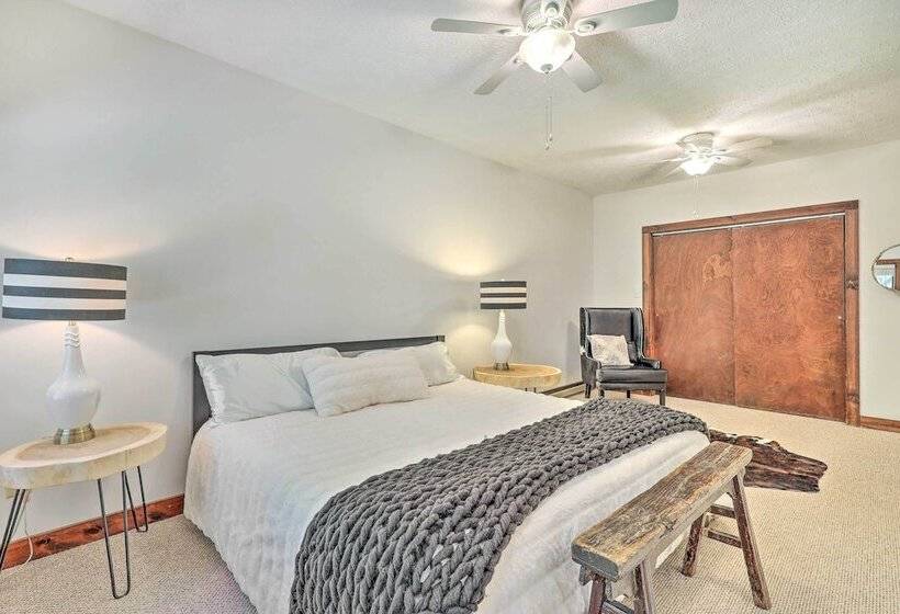 Boone Hideaway W/ Deck, Grill & Forest Views!