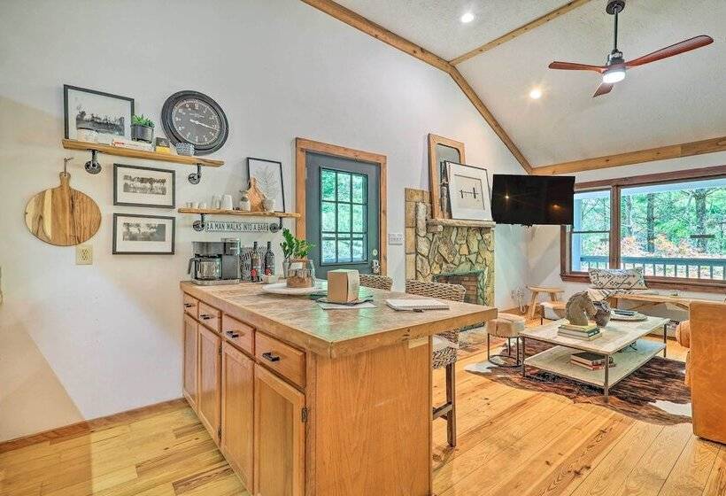 Boone Hideaway W/ Deck, Grill & Forest Views!