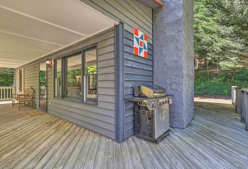 Boone Hideaway W/ Deck, Grill & Forest Views!