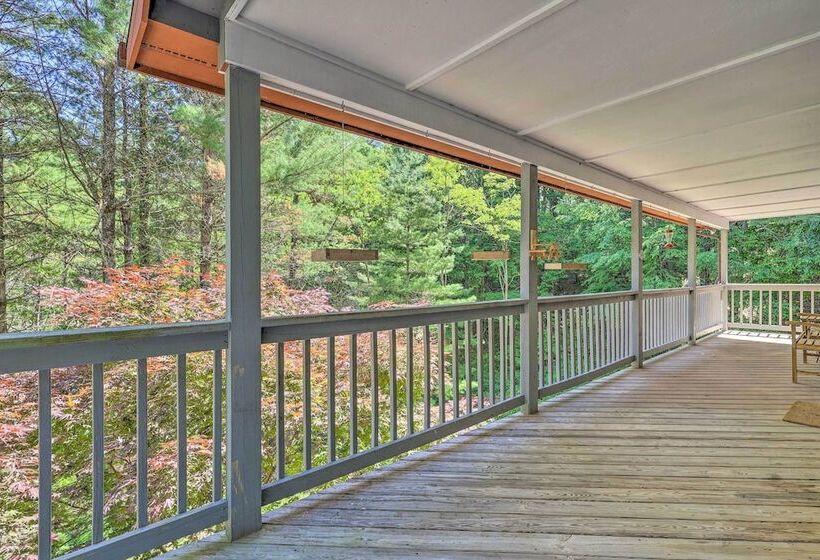 Boone Hideaway W/ Deck, Grill & Forest Views!