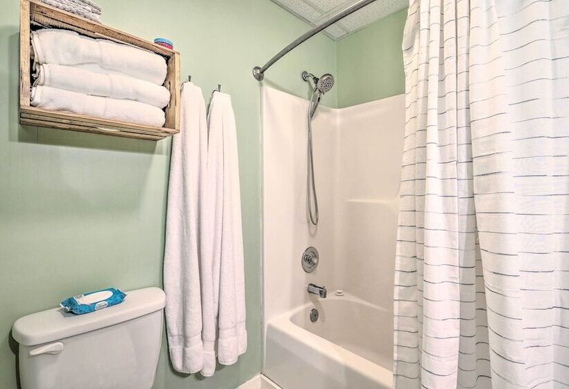 Boone Hideaway W/ Deck, Grill & Forest Views!