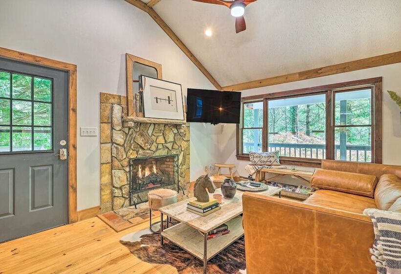 Boone Hideaway W/ Deck, Grill & Forest Views!