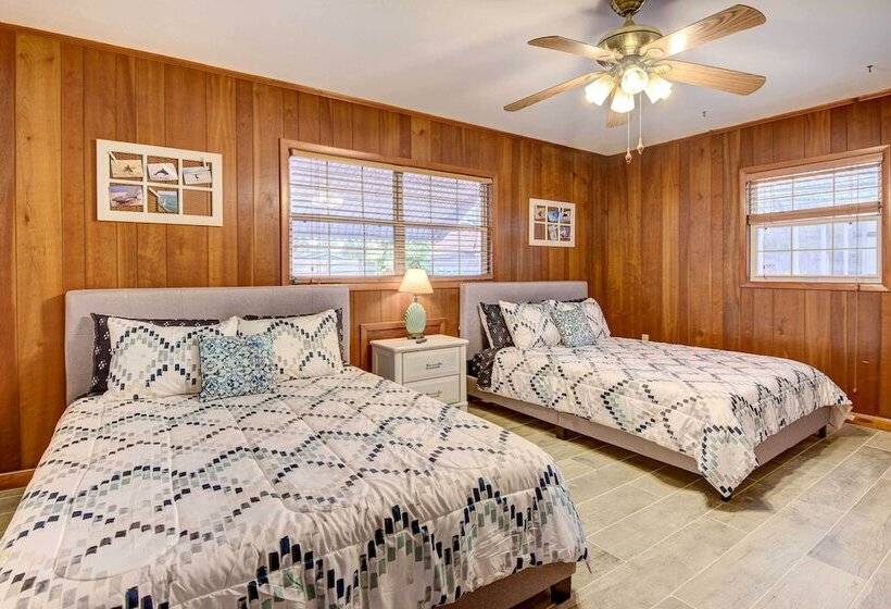 Bradenton Cottage W/ Screened Pool: 12 Mi To Beach