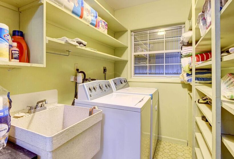 Bradenton Cottage W/ Screened Pool: 12 Mi To Beach