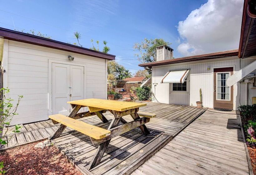 Bradenton Cottage W/ Screened Pool: 12 Mi To Beach