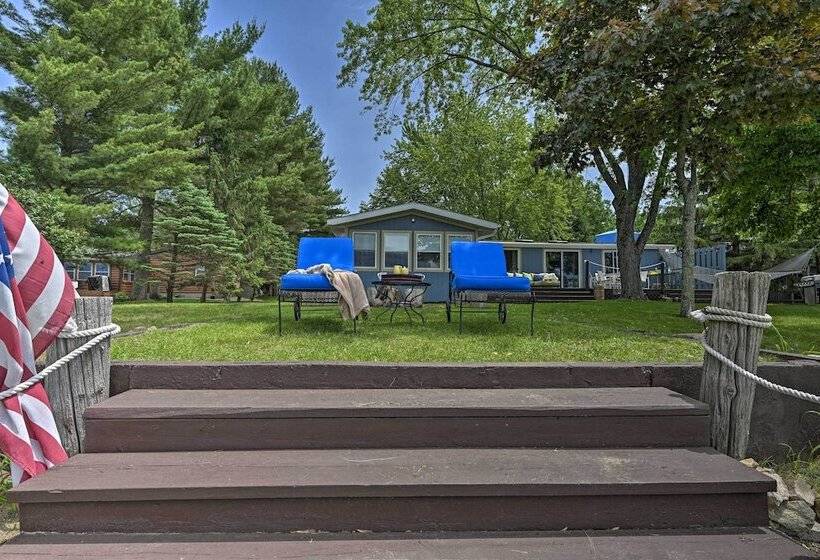 Breathtaking Castle Rock Lake Home: Waterfront Lot