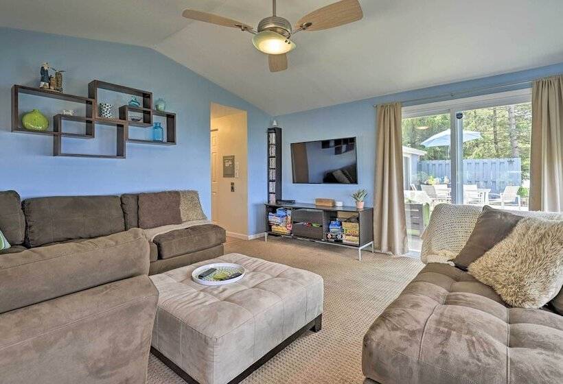 Breathtaking Castle Rock Lake Home: Waterfront Lot