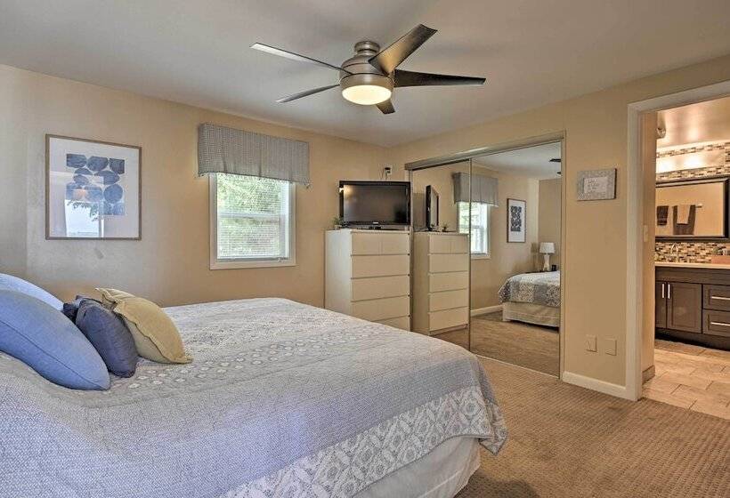 Breathtaking Castle Rock Lake Home: Waterfront Lot